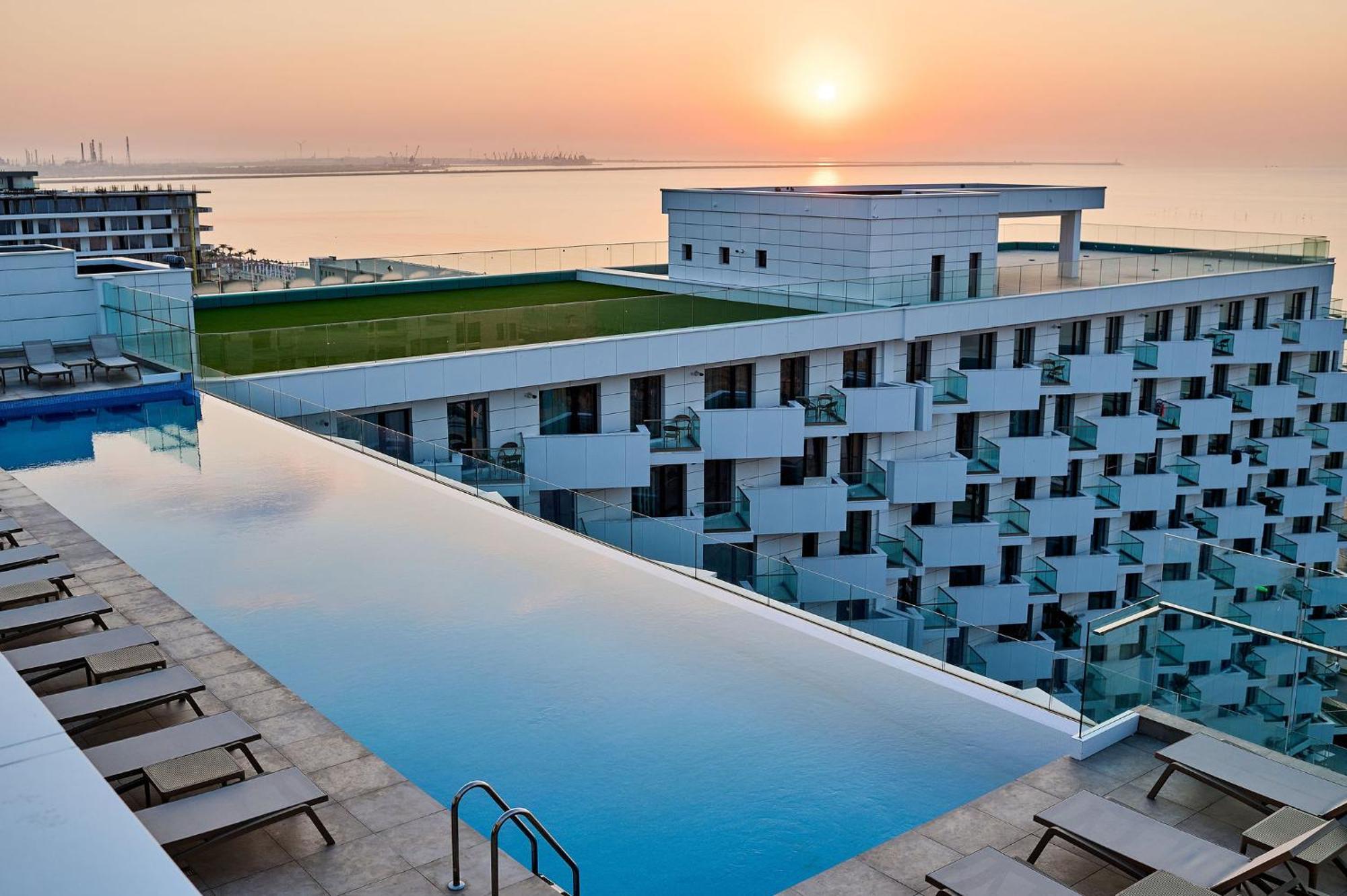 Soleil Anne Studio In Infinity Beach Resort - Parking Mamaia Exterior photo
